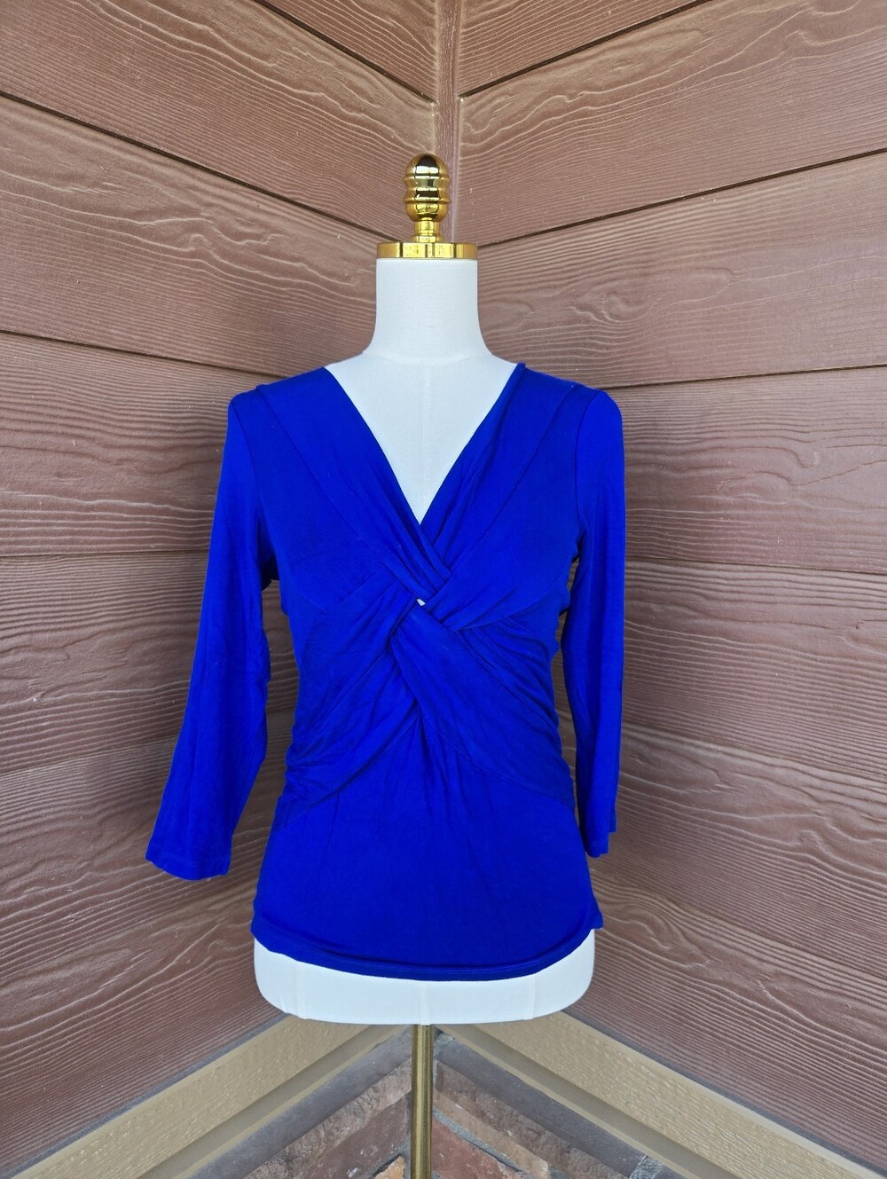 Cable & Gauge Royal Blue Twist‑Front V‑Neck Top – Women’s Size Medium - Picture 14 of 15